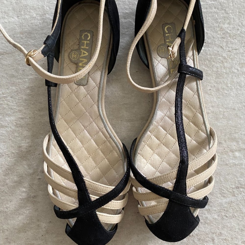Classic Chanel Flats in EUC